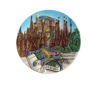 Hispacer Hand-Painted Barcelona Plate – Gaudí Relief Design – Artecer Spain